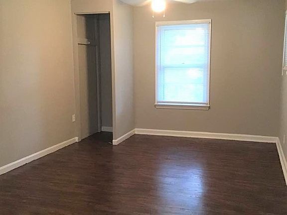 2nd image of 402 S Dade Ave