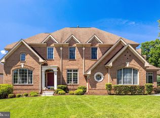 9003 Edgepark Rd, Vienna, VA 22182