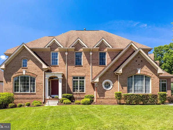 9003 Edgepark Rd, Vienna, VA 22182