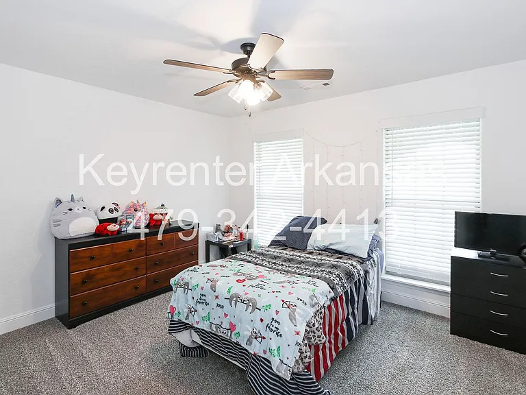1605 Emma St — Photo 13