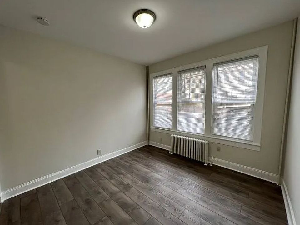 Building Photo 3
