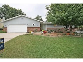 4444 Country Manor Ln photo 1