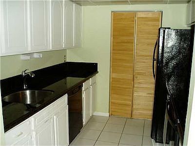 2nd image of 500 NE 2nd St APT 404