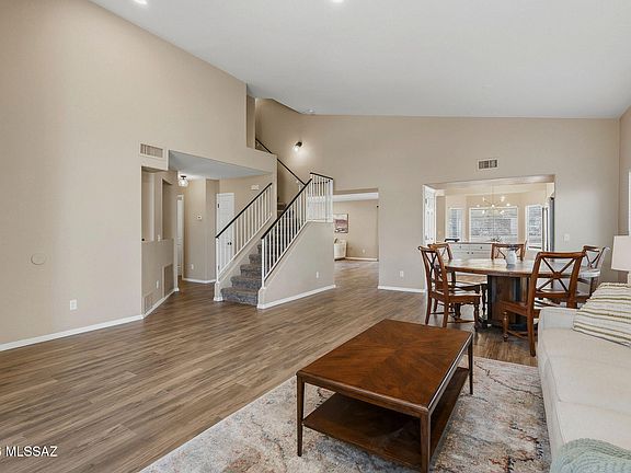 4th image of 11143 N Divot Dr