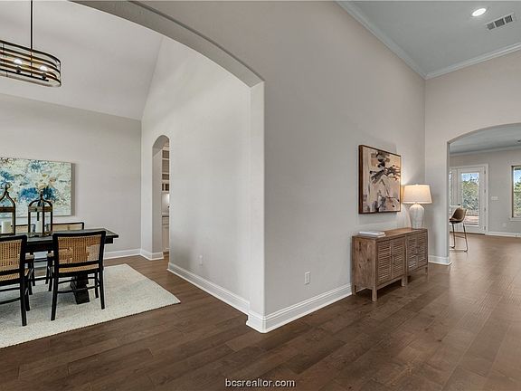 3rd image of 4245 Chukker Ln