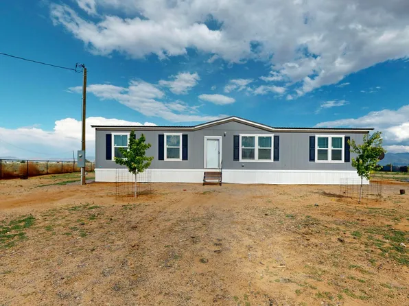 8 Lila Rd, Los Lunas, NM 87031