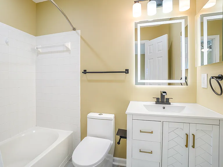20206 Foothill Ter — Photo 28