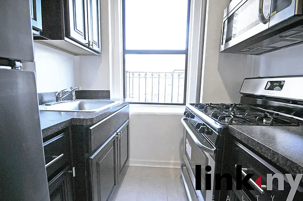 Rented by Link NY Realty | media 24