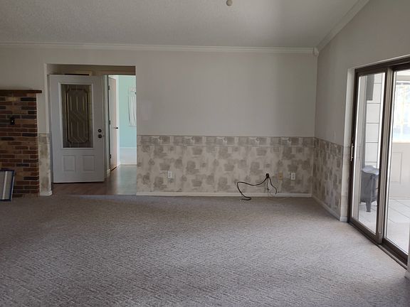 3rd image of 900 N Venturi Ave