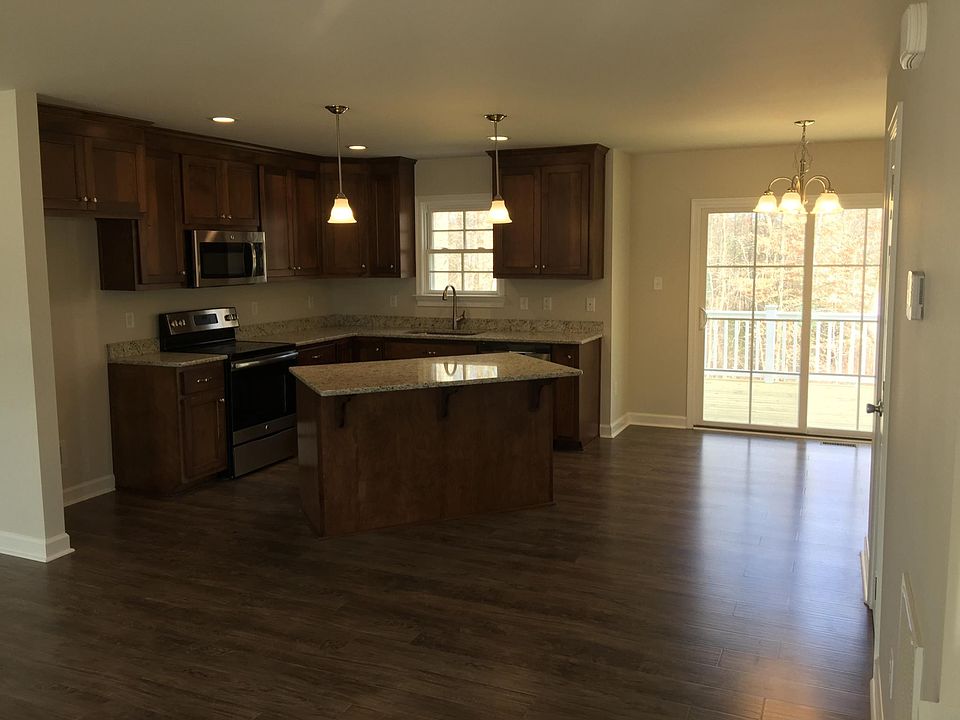 2nd image of 801 Yellowstone Dr