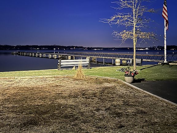 4th image of 14513 Lake Shore Dr