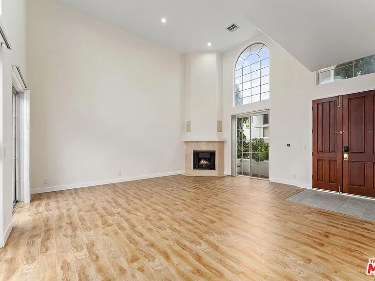 1338 Yale St #C — Photo 9