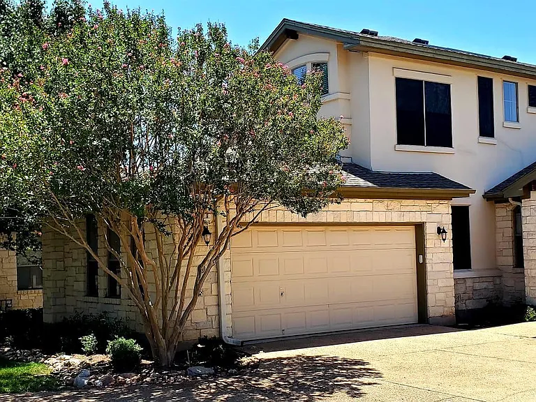 8230 Spicewood Springs Rd — Photo 4