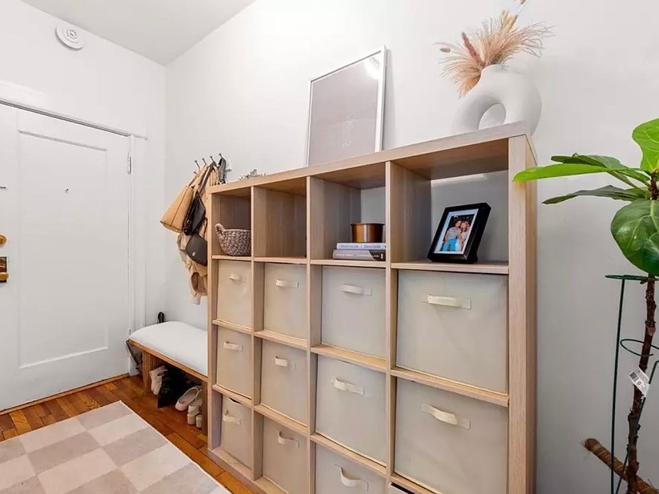 1st image of 3 Crawford St APT 1