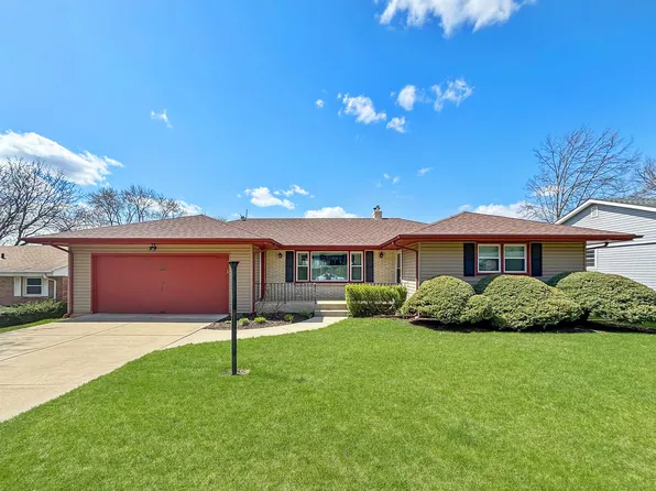 2050 Stornway Dr, Rockford, IL 61107