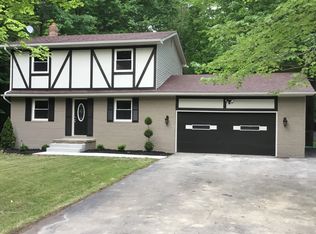 5560 Lakeview Rd, Cortland, OH 44410