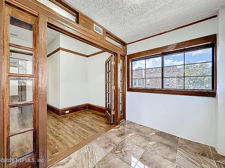 138 E Duval St — Photo 9