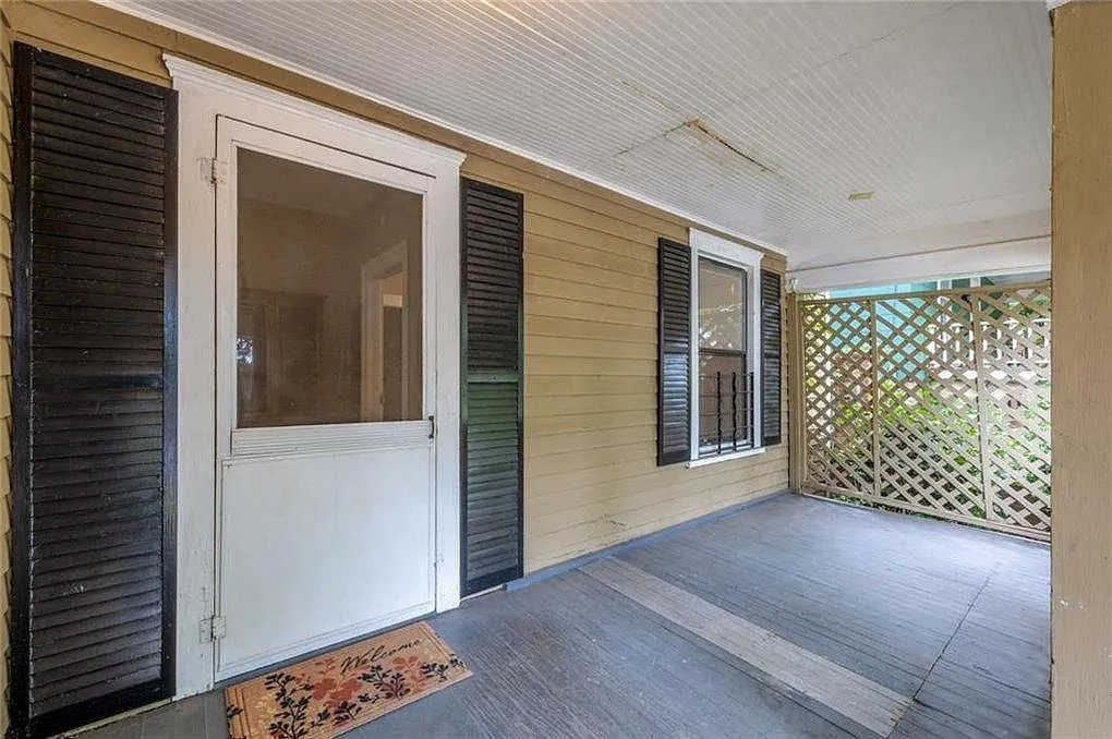 463 Lynch Ave NW photo 1