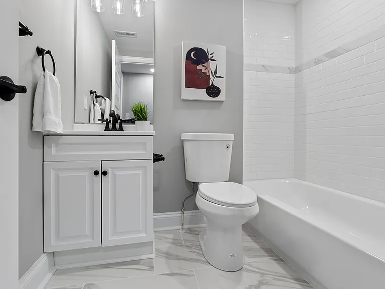 2nd Level Bathroom (2)