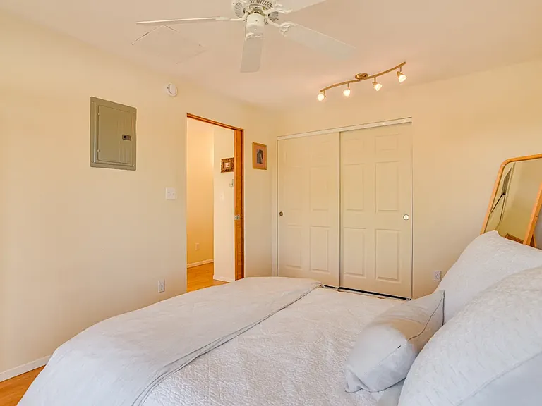 812 Calle Saragosa #B — Photo 14