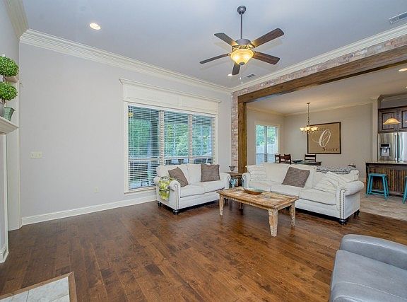 5th image of 16890 Bradford Ave