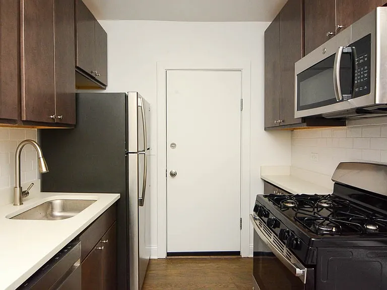 2643 N Spaulding Ave #E4 — Photo 2