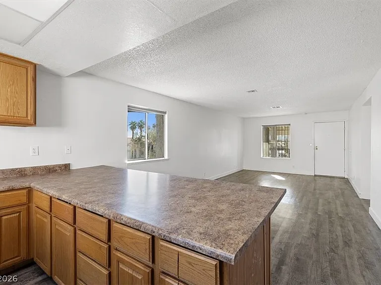 3649 Van Dyke Ave #C — Photo 9