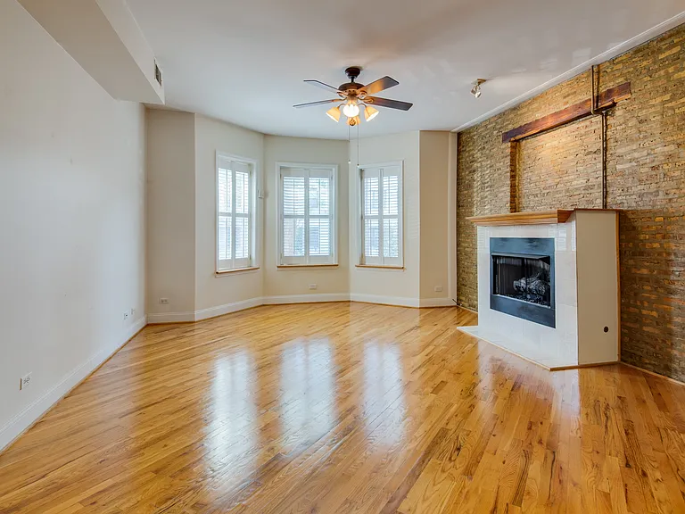 5207 S Blackstone Ave — Photo 3