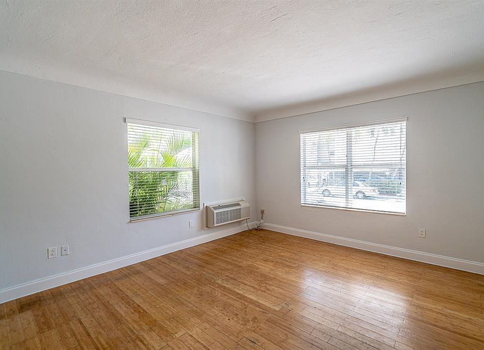 1st image of 7610 Byron Ave Unit 2-7610-2
