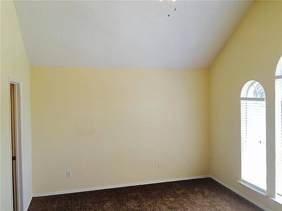 3rd image of 2133 Birch Bnd