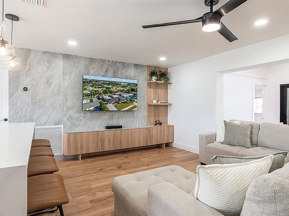 3rd image of 1399 W Camino Real