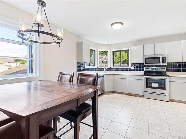 1110 Mill Pond Dr #1110 — Photo 1