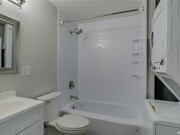 5th image of 8801 11th St NE