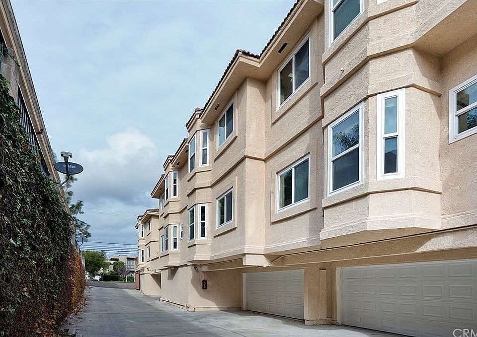 1st image of 377 Avocado St APT B