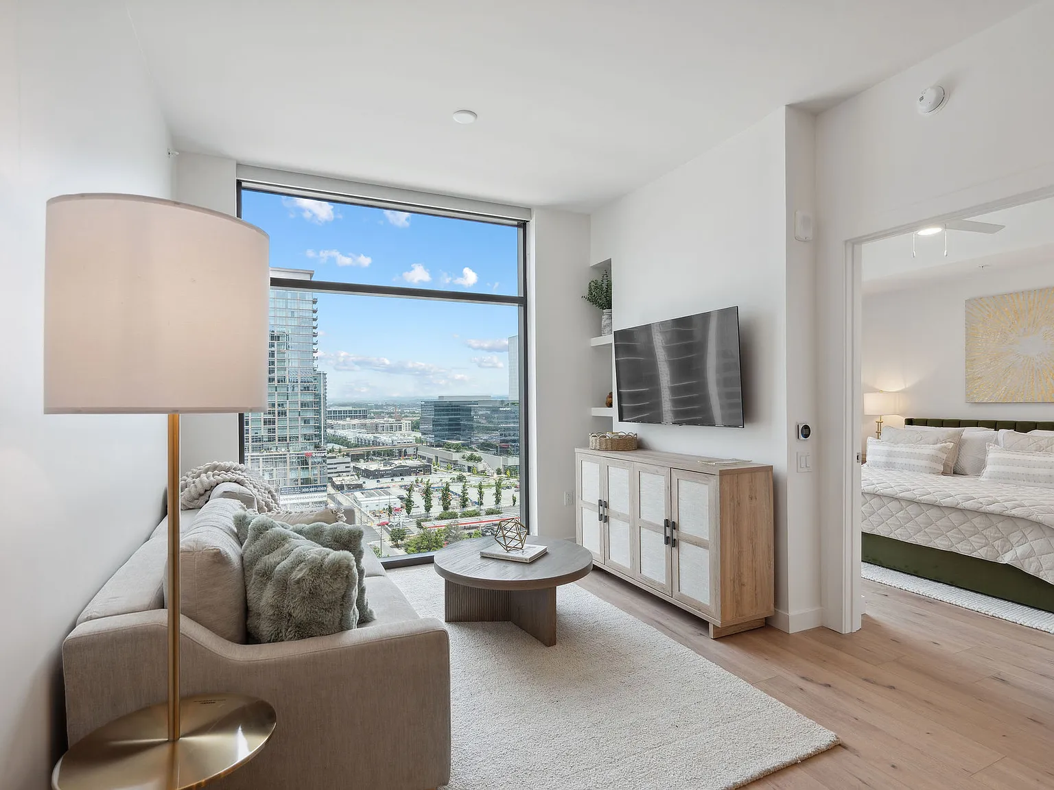 1 bed, 719 sqft, $3,250 — Photo 4