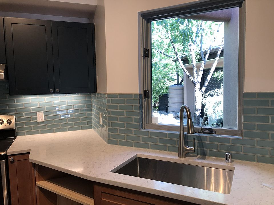 Sink area
