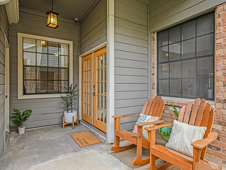 8601 Cima Oak Ln #A — Photo 2