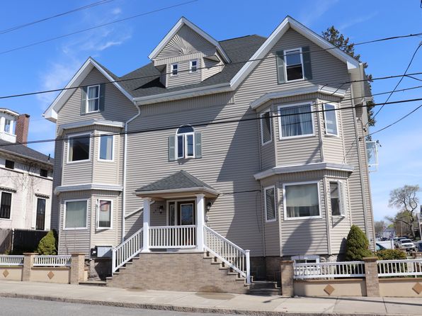 484 Walnut St #2E