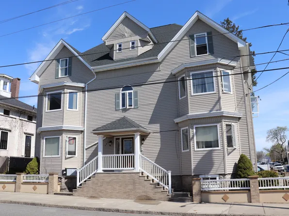 484 Walnut St #2E, Fall River, MA 02720