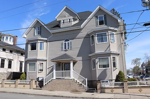 484 Walnut St #2E Photo 1