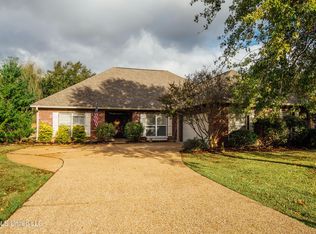 110 Timbercrest Ln, Brandon, MS 39047