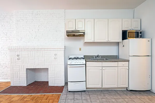 Rented by Brown Harris Stevens | media 9