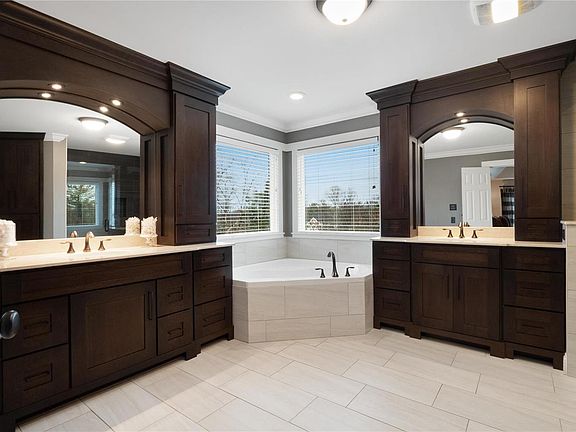 4th image of 2634 Joyceridge Dr