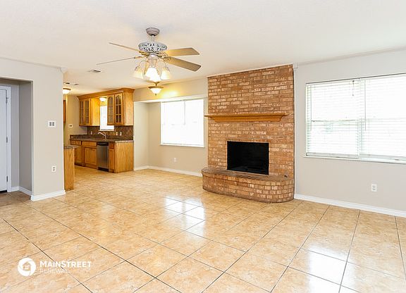 4th image of 1725 Winchester Way