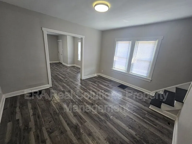 3 bed, 1.5 bath, 1286 sqft, $1,450 — Photo 3