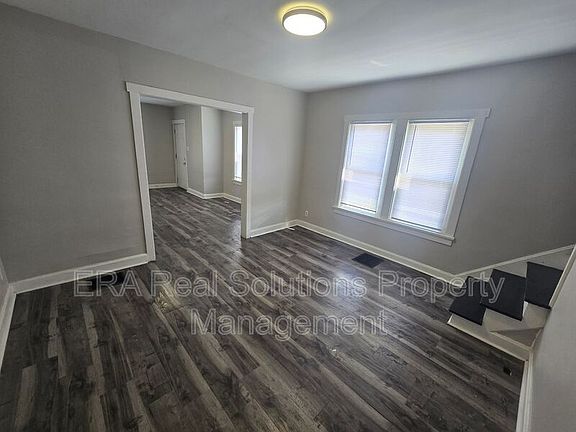 3rd image of 841-843 Seymour Ave