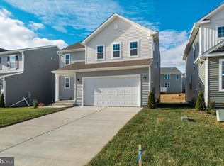 127 Midsummer Ln, Middletown, VA 22645