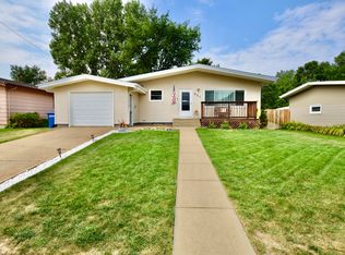 951 Alder Ave, Dickinson, ND 58601
