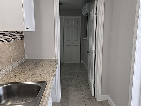 5th image of 10113 Singing Oaks Ct #10113