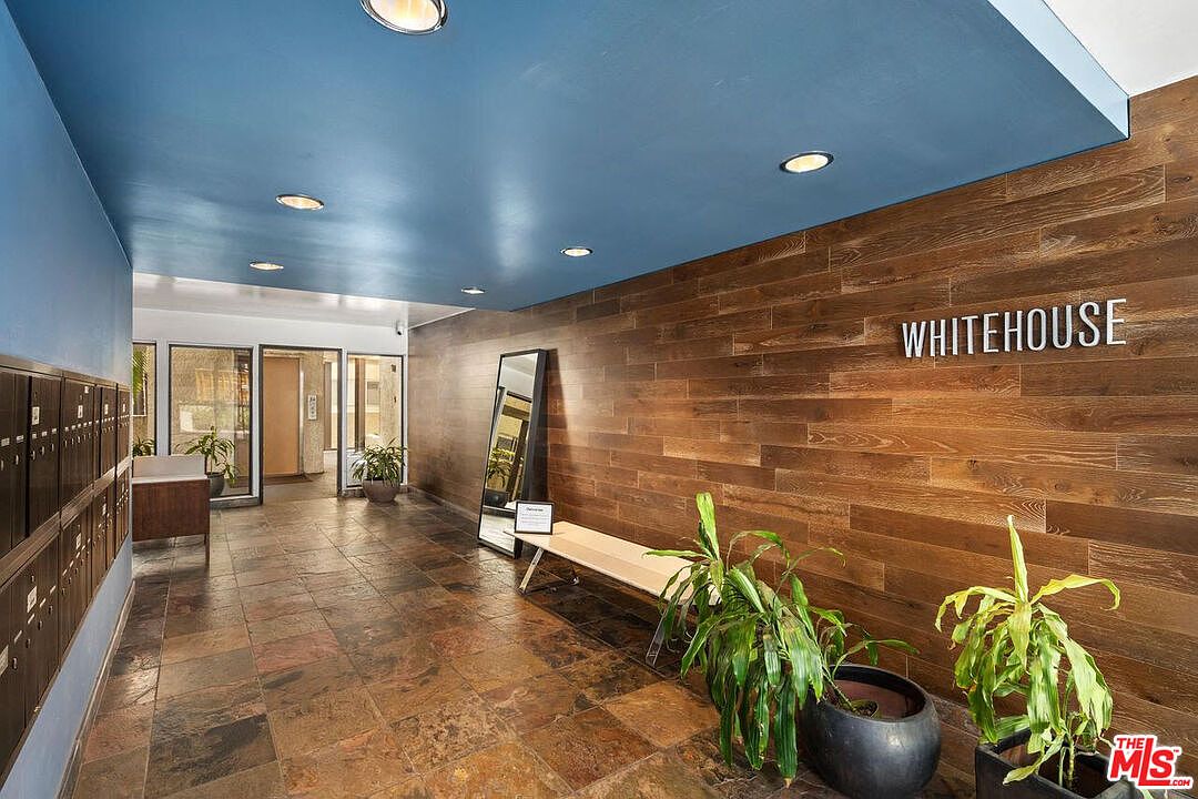 8400 De Longpre Ave APT 301, West Hollywood, CA 90069 Zillow